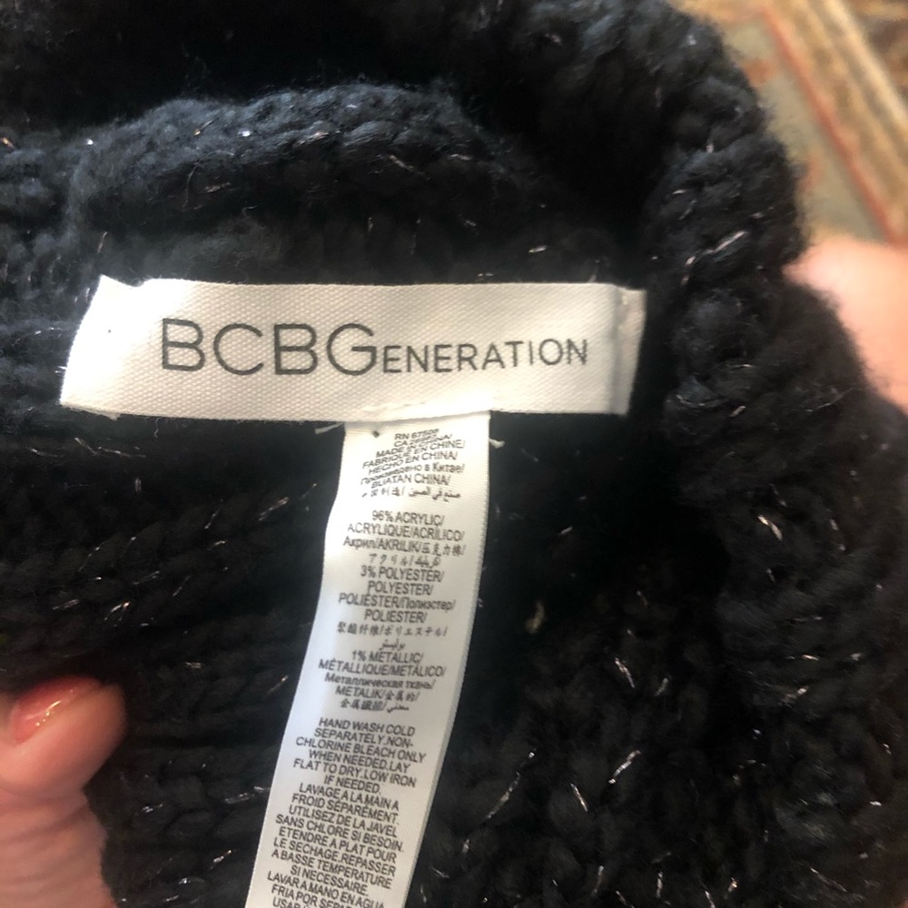 BCBG hat - Picture 3 of 3